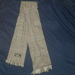 Cashmillion black white striped scarf
